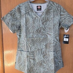 Dickies Green Leaf Print Scrub Top